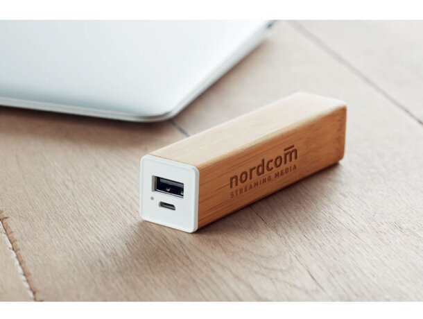 Powerbank 2200 mAh Powerbam en bambú con indicador de luz y USB tipo C Madera detalle 4