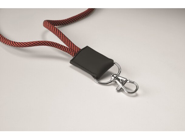 Lanyard cilíndrico con etiqueta en pvc rojo