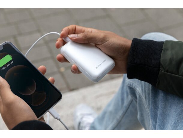 Powerbank personalizado carga rápida hasta 3 dispositivos simultáneamente Blanco detalle 15