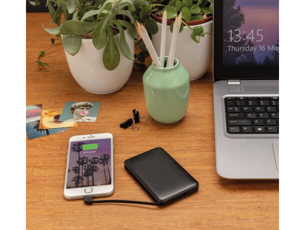 Powerbank 5.000 mAh de bolsillo con cables integrados 3 en 1 Negro detalle 9